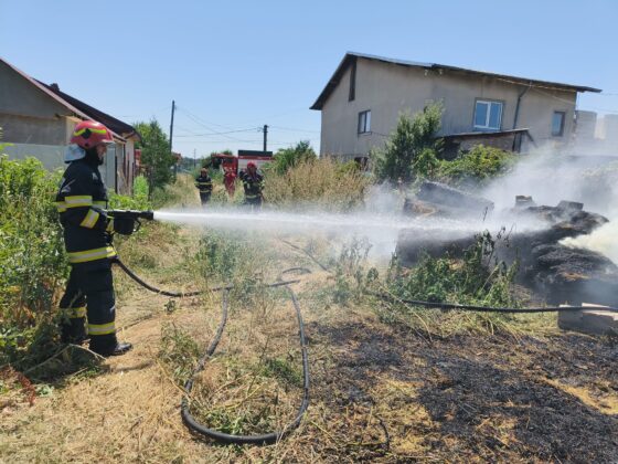 incendiu baloti