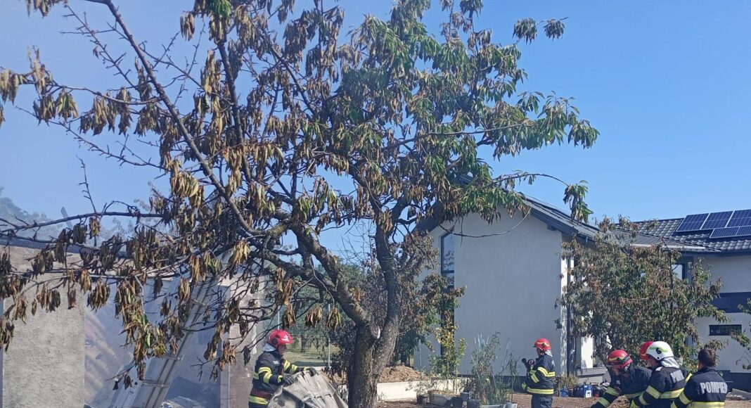 Incendiu panouri fotovoltaice