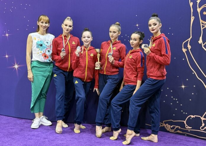 echipa gimnastica ritmica