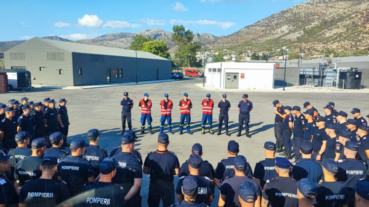 Pompierii participă la acțiuni de stingere a incendiilor