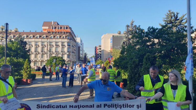 protest sindicalisti prefectura prahova