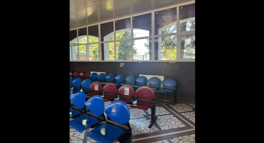 sala asteptare gara de vest ploiesti