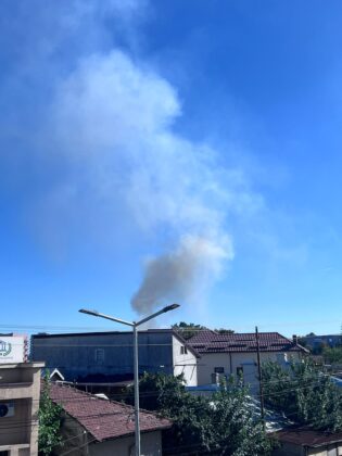 incendiu vegetatie ploiesti degajari fum tanarul muncitor