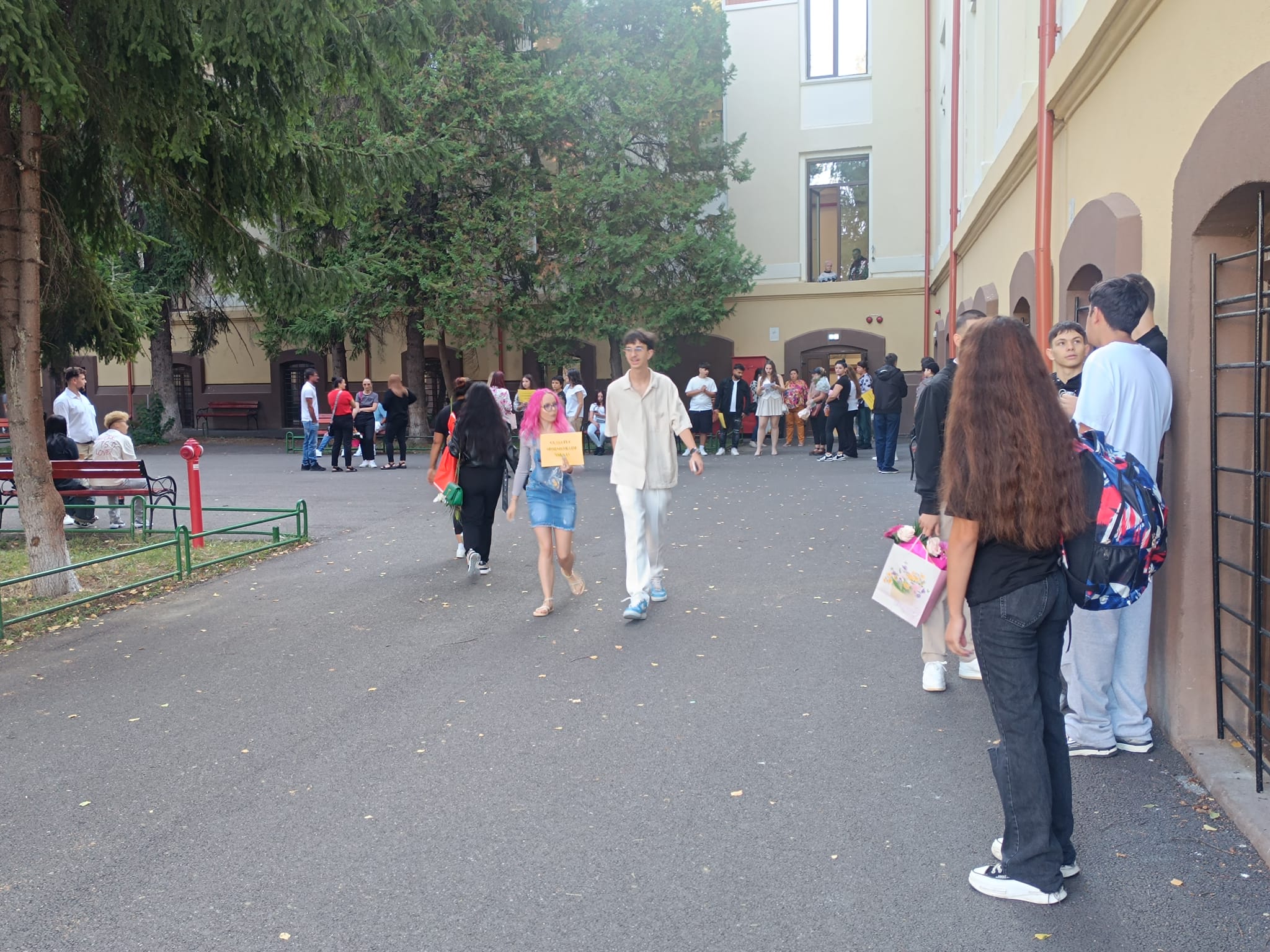 Inceputul noul an scolar la un liceu din Campina