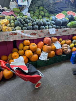 pret fructe sezon toamna piete ploiesti