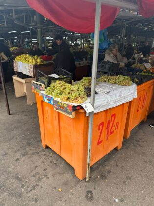 pret fructe sezon toamna piete ploiesti