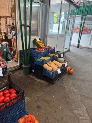pret fructe sezon toamna piete ploiesti