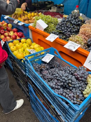 pret fructe sezon toamna piete ploiesti