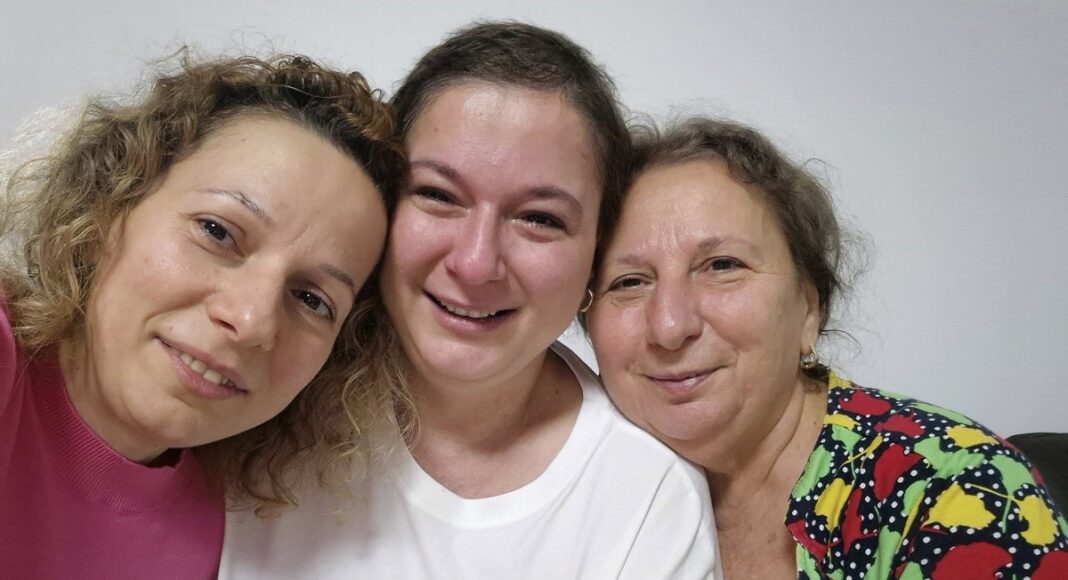 Lavinia Vlad, mama si sora