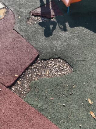 loc de joaca malu rosu gradinita 21