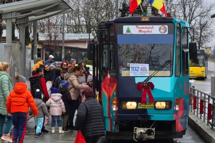 tramvai-mos-craciun-ploiesti tramvaiul lui mos craciun