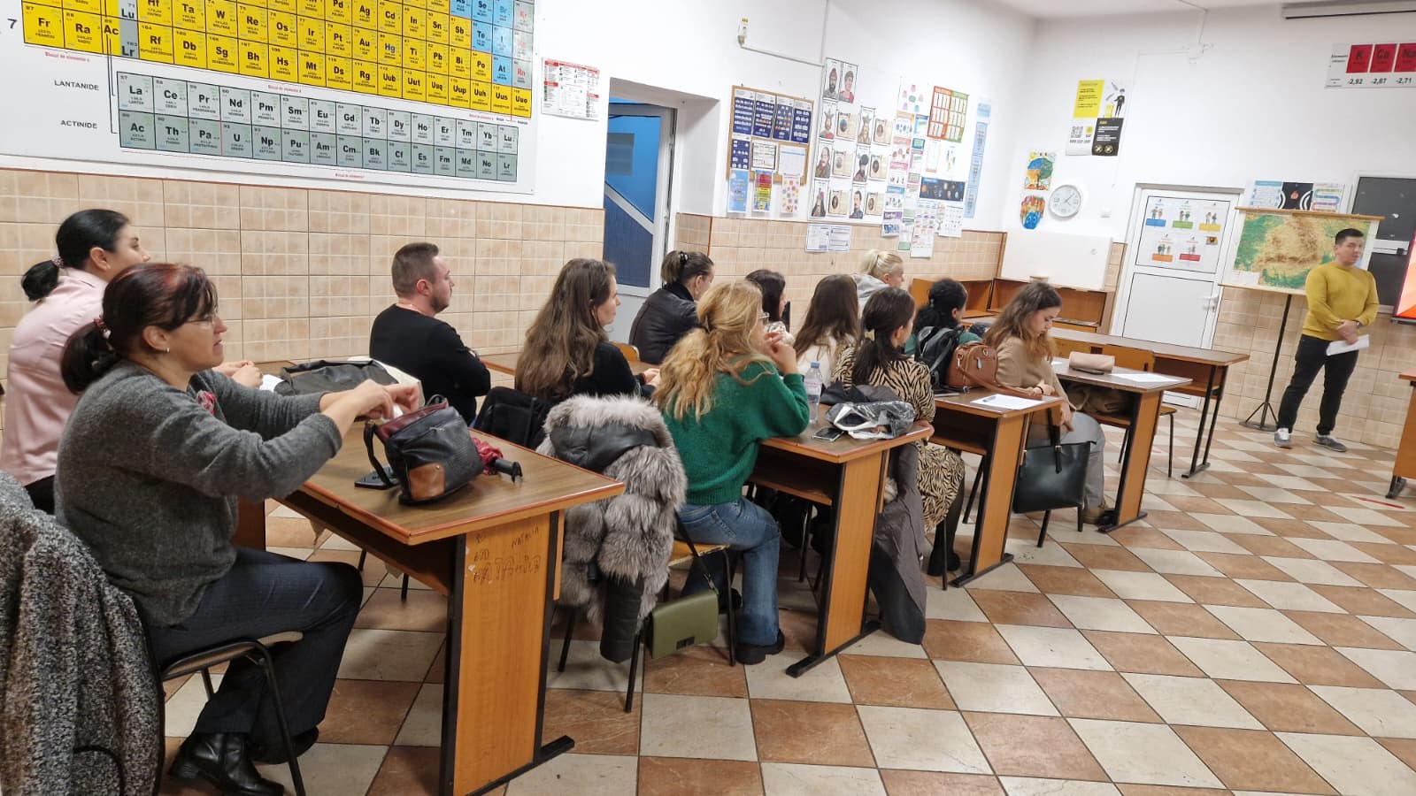 sala clasa scoala radu stanian