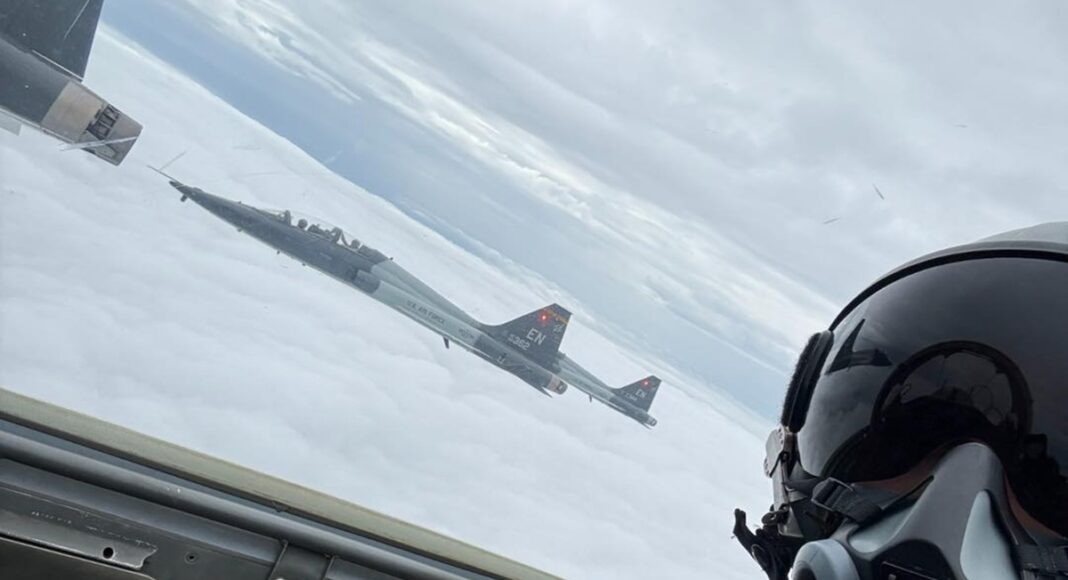 avion supersonic bubuituri