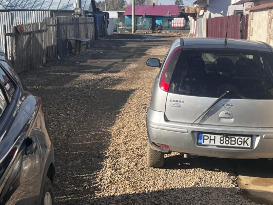 strada palanca mimiu acoperita cu pietris de localnici