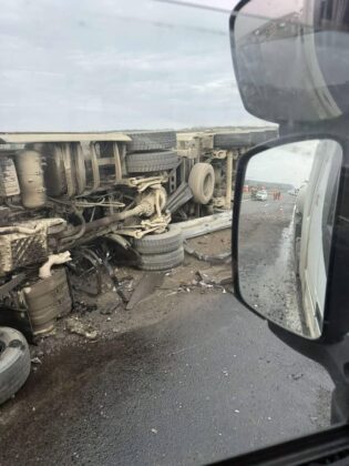 camion pietris rasturnat a3 bucuresti ploiesti
