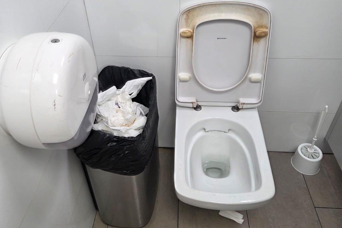 tAsa arata oaleta aeroportului