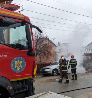 incendiu masina blejoi