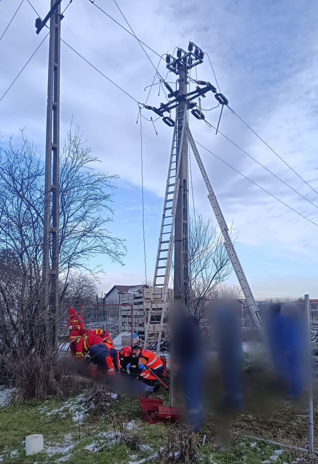 electrocutati stalp