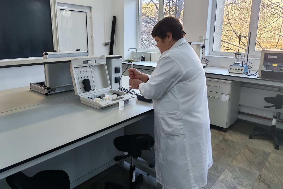 Laboratorul de distilare al UPG Ploiesti 