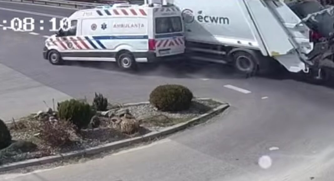 accident ambulanta caineni