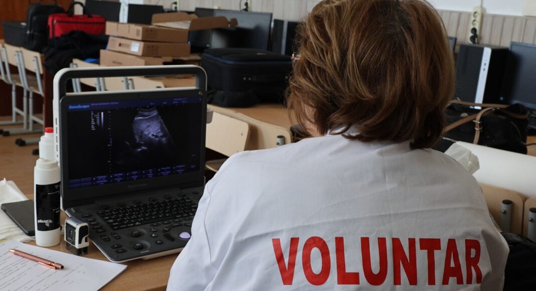 voluntar campanie medicala