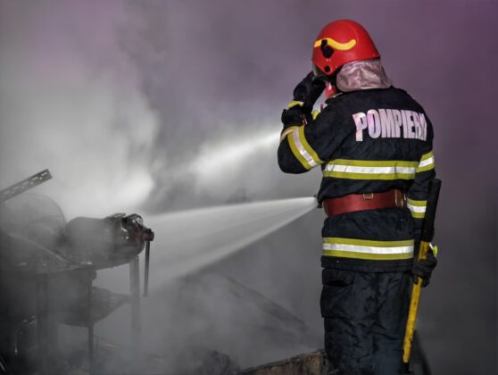 incendiu casa noaptea