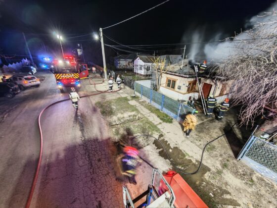 incendiu casa noaptea