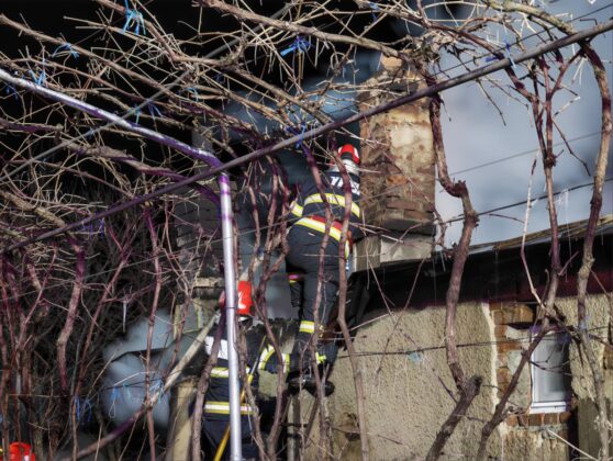incendiu casa noaptea