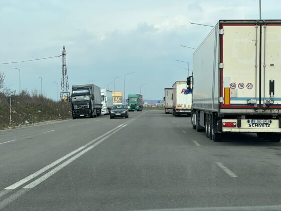 parcare ilegala de tiruri zona coca cola iesire ploiesti spre targoviste