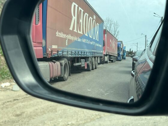 parcare ilegala de tiruri zona coca cola iesire ploiesti spre targoviste