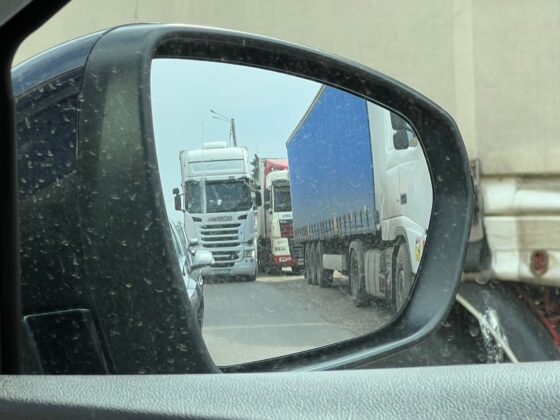 parcare ilegala de tiruri zona coca cola iesire ploiesti spre targoviste