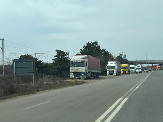 parcare ilegala de tiruri zona coca cola iesire ploiesti spre targoviste
