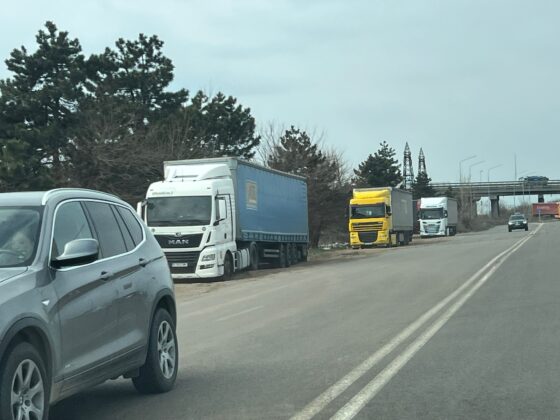 parcare ilegala de tiruri zona coca cola iesire ploiesti spre targoviste