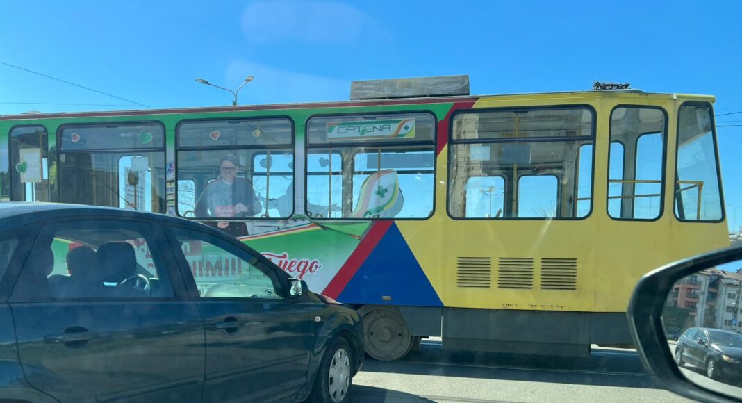 accident masina tramvai ploiesti