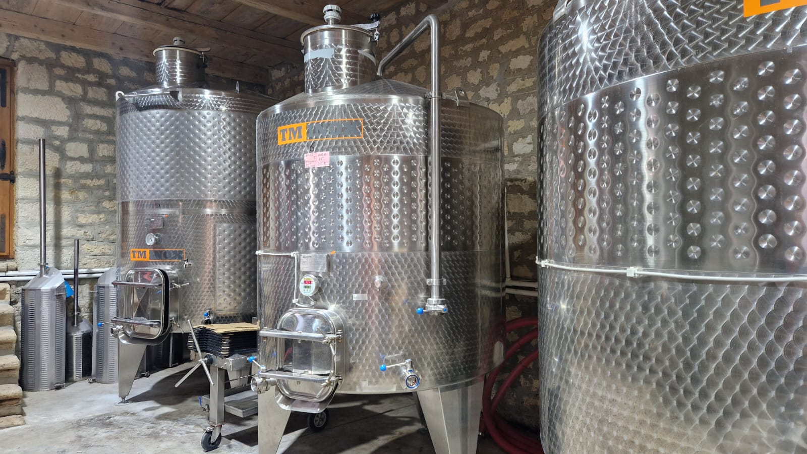 cisterne vin crama de piatra