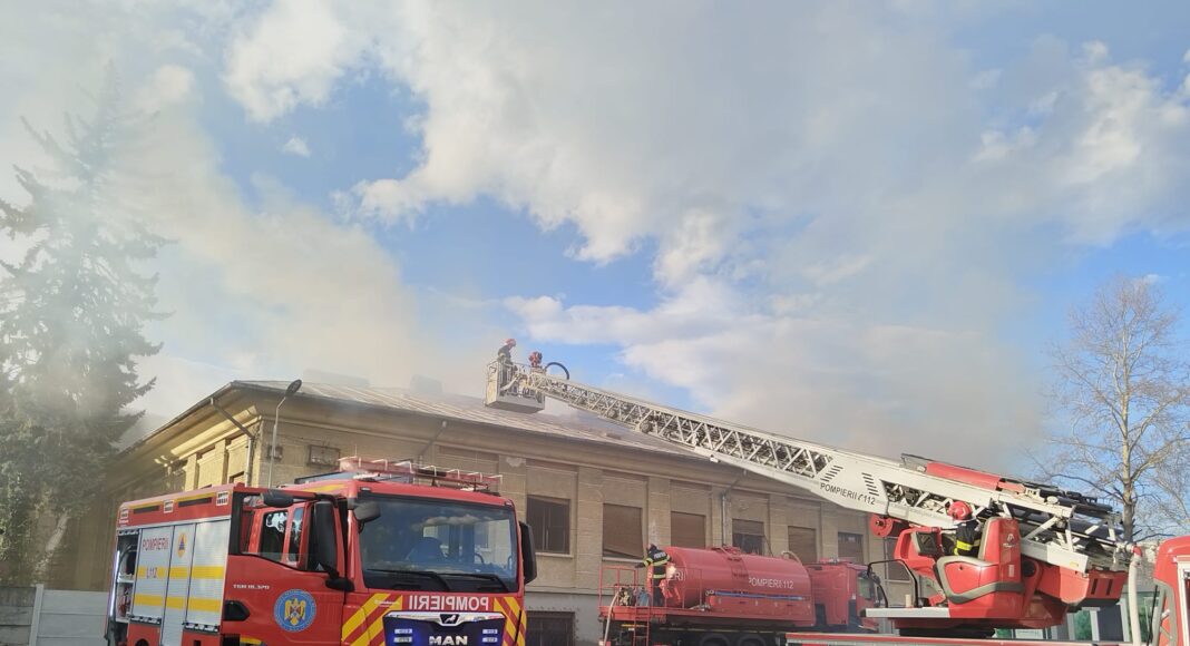 Incendiu Câmpina - foto ISU Prahova
