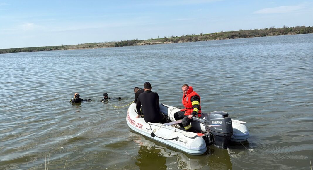 barca lac scafandri