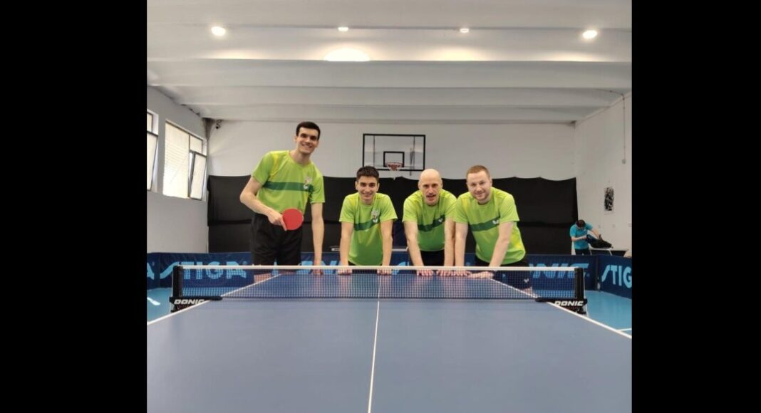 tenis de masa petrolul
