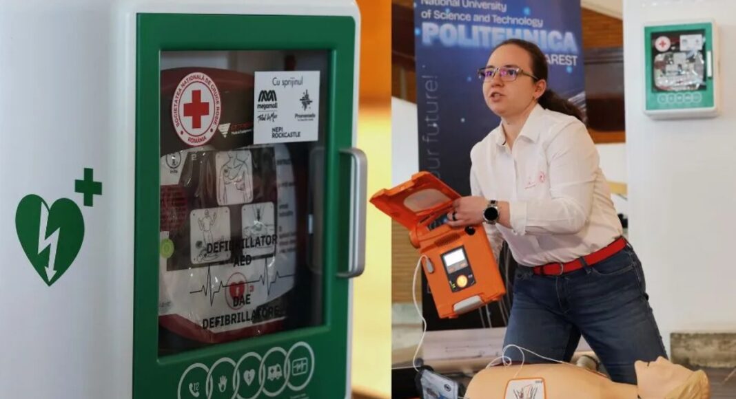 CRUCEA ROSIE DEFIBRILATOR
