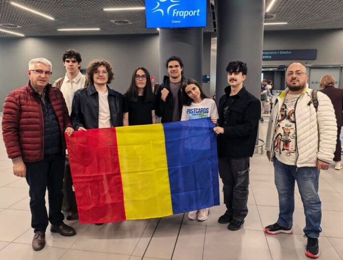 Ștefan-Cătălin Savu - al patrulea de la stanga la dreapta