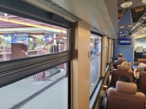 Tren Leon