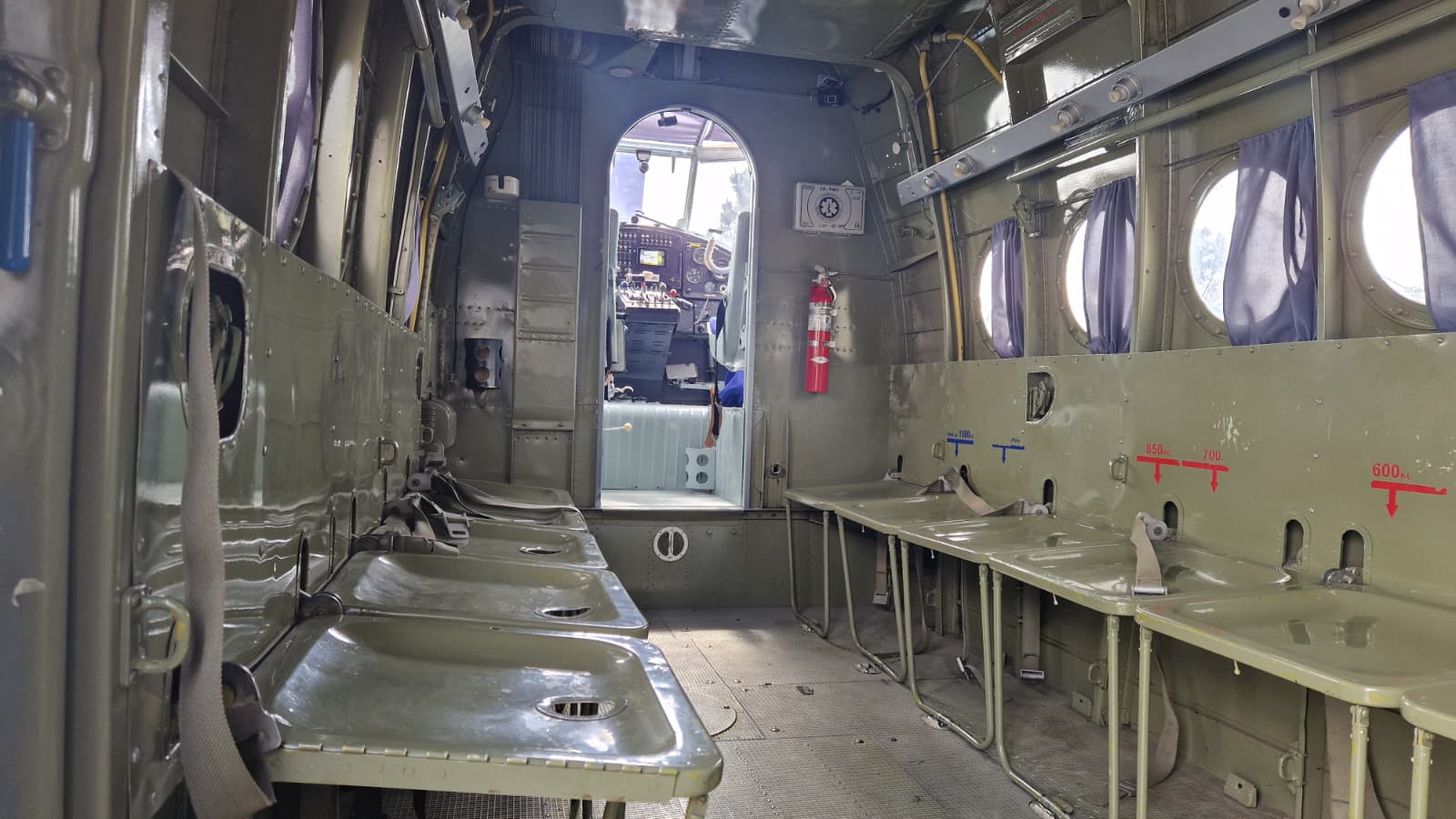 interiorul aeronavei de parasutism de la strejnicu