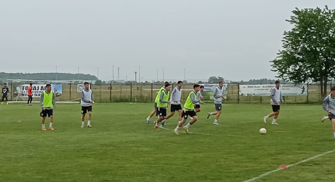 antrenament petrolul tineret