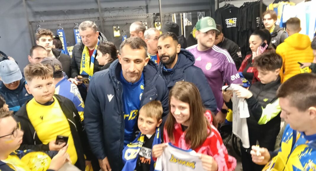 topal fani petrolul