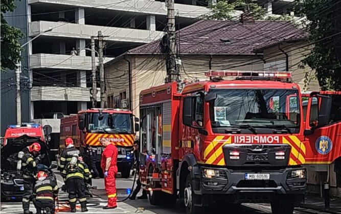 incendiu autoturism