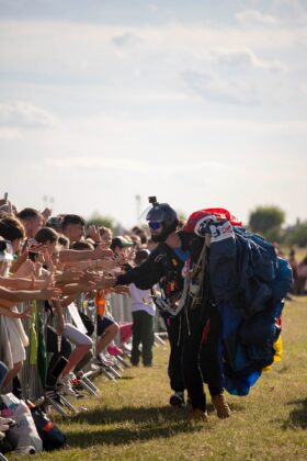 ziua drapelului avioane si motoare