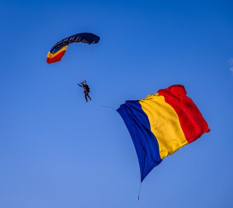 ziua drapelului avioane si motoare