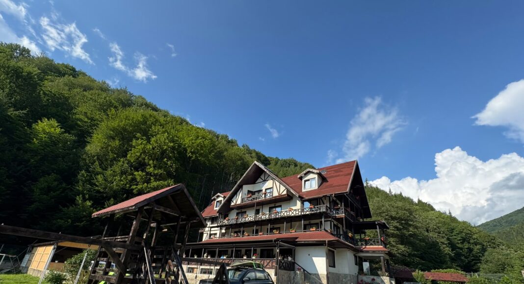 cabana izvoarele doftanei