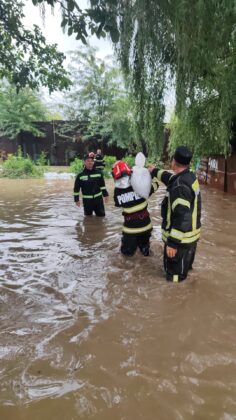 pompieri inundatii ploiesti
