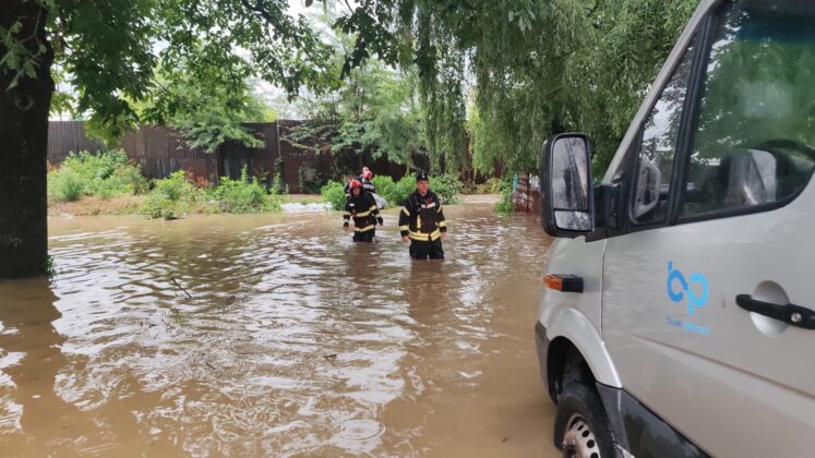 pompieri inundatii ploiesti